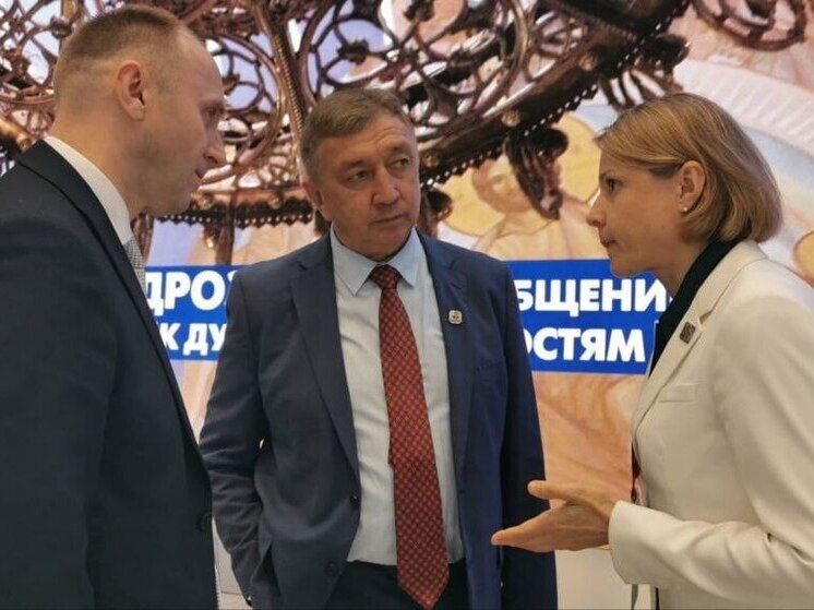 Руководитель «ДРОЗДа» Лайшев встретился с олимпийской чемпионкой Богалий на ПМЭФ