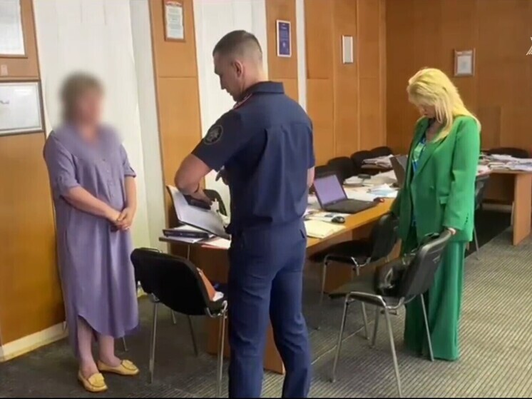 В Орловской области сотрудницу вуза подозревают в получении взяток