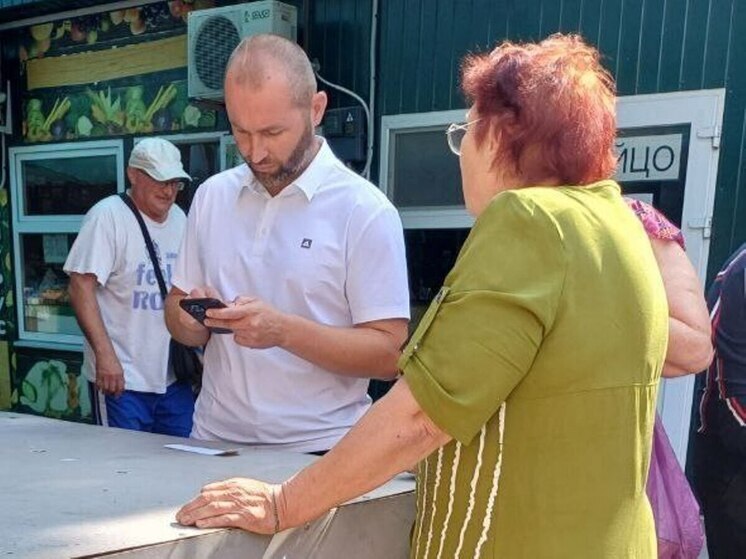 Глава Каховского округа помог жителям с решением их проблем