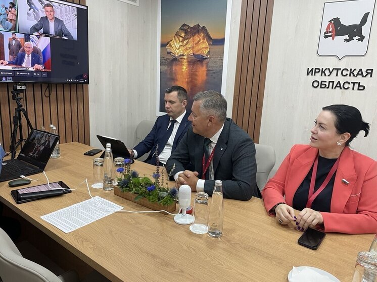 Правительство Приангарья подписало три соглашения о сотрудничестве с продовольственными компаниями региона на площадке ПМЭФ