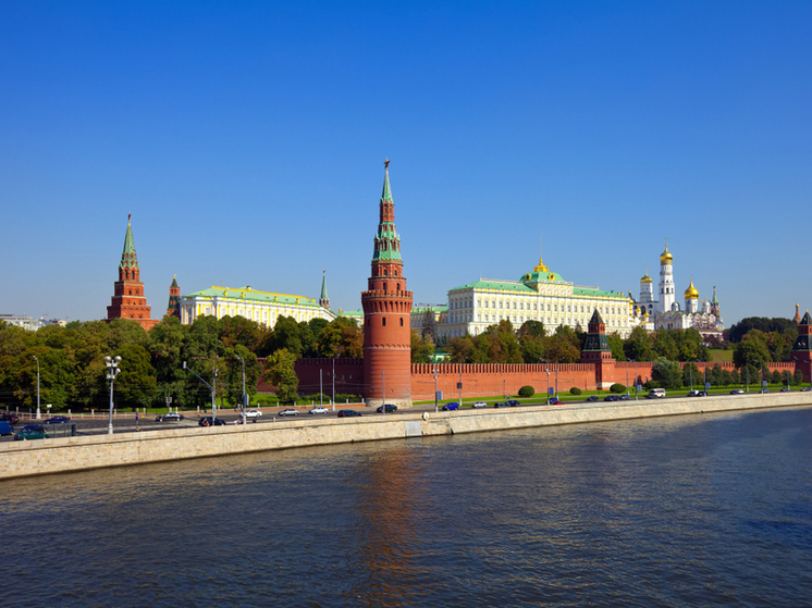 Выпускники из Карелии и других регионов России отправятся на бал в Кремль
