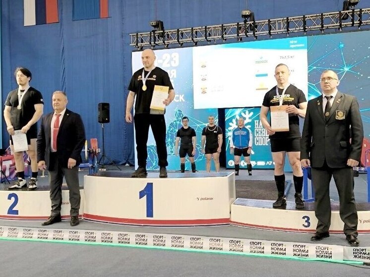 Два представителя Чувашии стали призерами чемпионата России по пауэрлифтингу