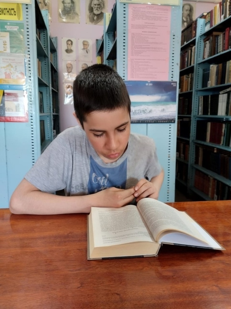 В библиотеке Амдермы проходят громкие чтения сказки «Премудрый пескарь»