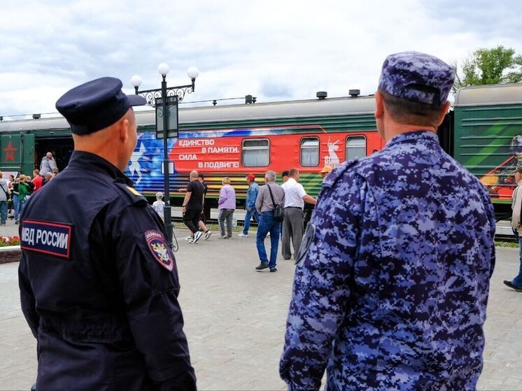 В Йошкар-Оле росгвардейцы приняли участие в обеспечении безопасности пребывания агитационного поезда «Единство в памяти. Сила в подвиге!»