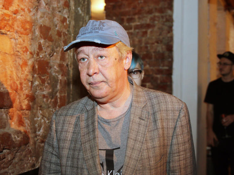 Режиссер Михалков подтвердил, что взял актера Ефремова на работу после колонии