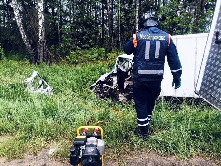 Два водителя пострадали в массовом ДТП в Дмитровском округе