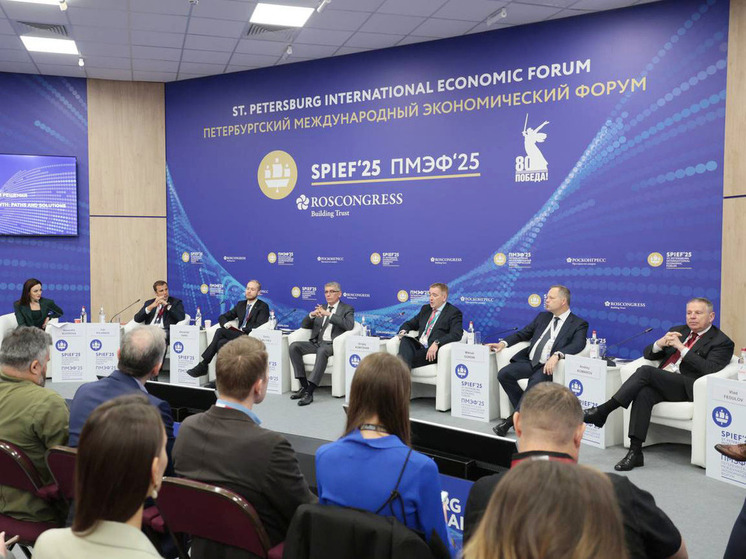 ПМЭФ-2025: Дмитрий Миляев и Герман Греф подписали соглашение о сотрудничестве между Тульской областью и Сбербанком
