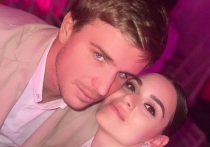 Олимпийская чемпионка Аделина Сотникова объяснила, почему они с мужем живут не вместе. В 2024 году спортсменка вышла замуж за отца своего сына, казахстанского теннисиста Дмитрия Попко.