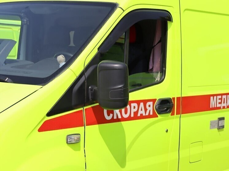 Омские полицейские помогли доставить в больницу ребёнка, проглотившего пластик