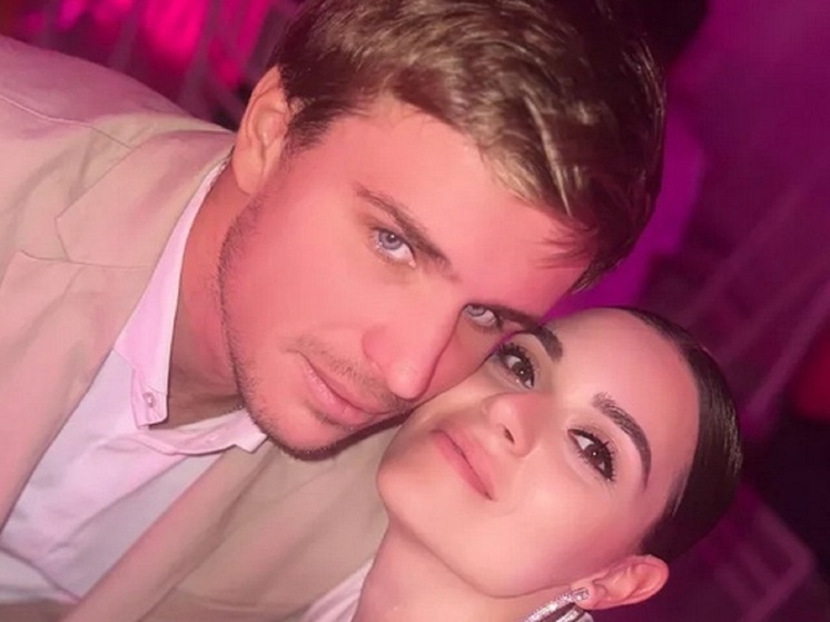 Олимпийская чемпионка Аделина Сотникова объяснила, почему они с мужем живут не вместе. В 2024 году спортсменка вышла замуж за отца своего сына, казахстанского теннисиста Дмитрия Попко.