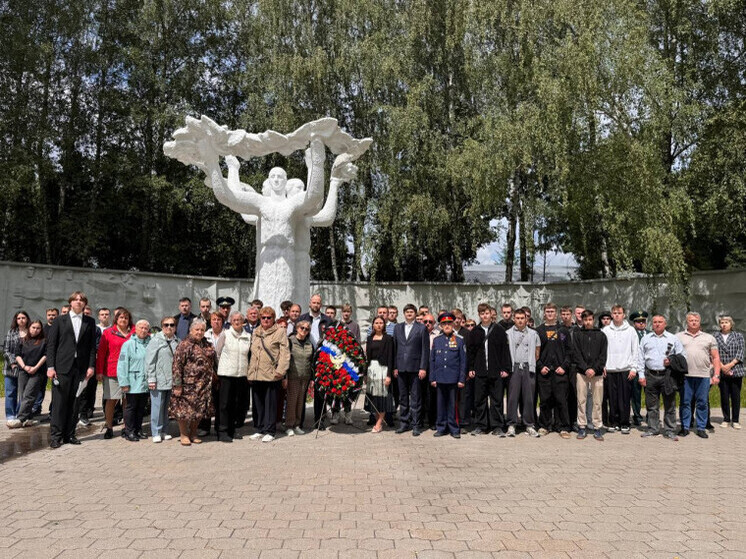 На Всехсвятском кладбище Тулы прошёл митинг ко Дню памяти и скорби