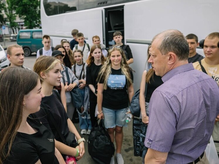 Более пятисот детей из Мариуполя отправились на оздоровительную смену "Алые паруса"