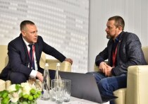 На полях ПМЭФ идет активная работа. Компании всех мастей, регионы, госучреждения рассказывают о своих возможностях и узнают о компетенциях других участников форума. Здесь подписывают соглашения, договариваются о будущих проектах, обмениваются мнениями.