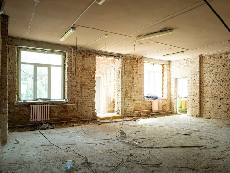 В Курске проверили ход капремонта детсада №17 и школы №33