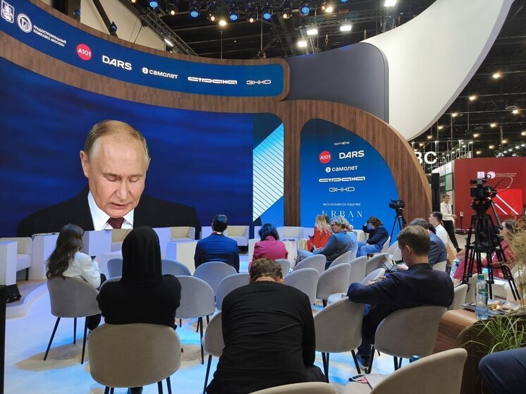 Путин потребовал от Госдумы ускорить принятие закона о регулировании цифровых платформ