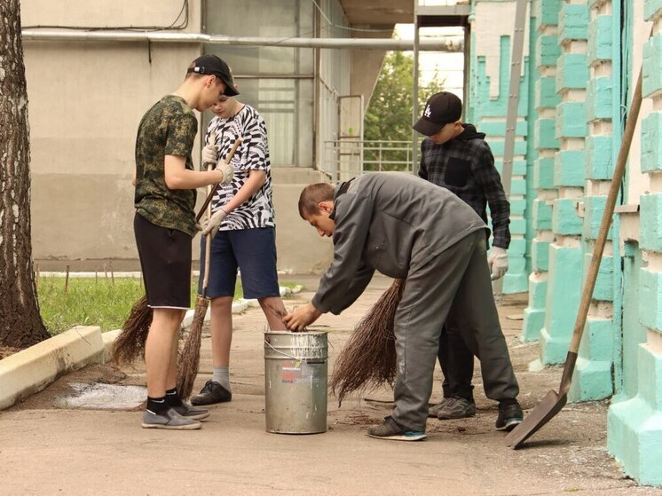 До 40 тысяч рублей платит "Лугамаш" подросткам на временных работах