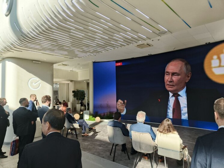 Путин призвал быстрее внедрить цифровой рубль в повседневную практику
