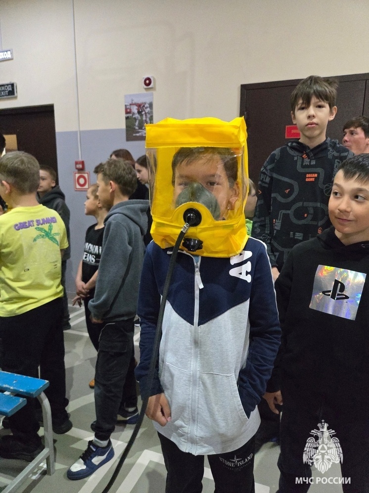 Сотрудники пожарно-спасательной части провели встречу с юными нарьянмарцами