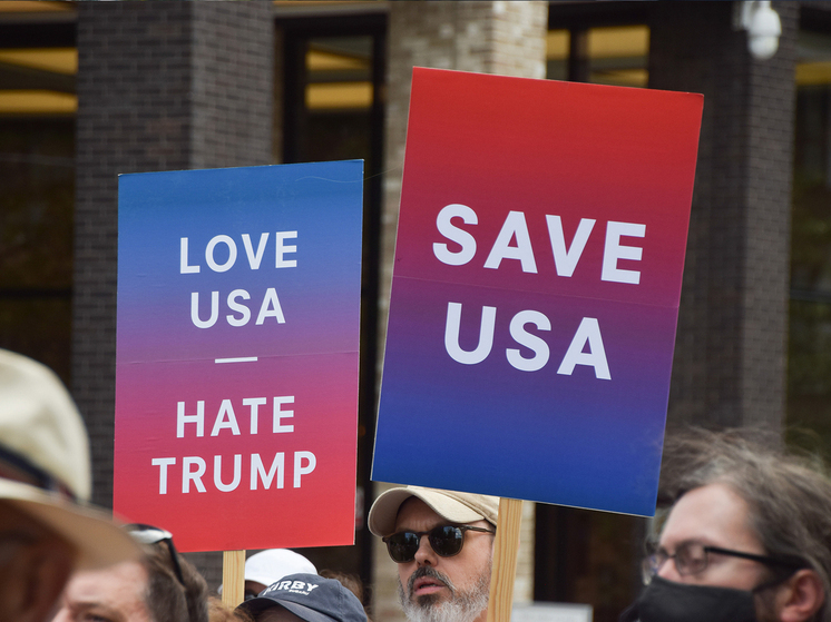 Дмитриев: митинги в США готовят по методичке цветных революций