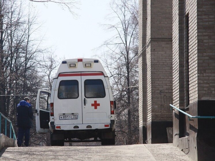 В Новоалтайске пенсионерку госпитализировали после ДТП с легковушкой