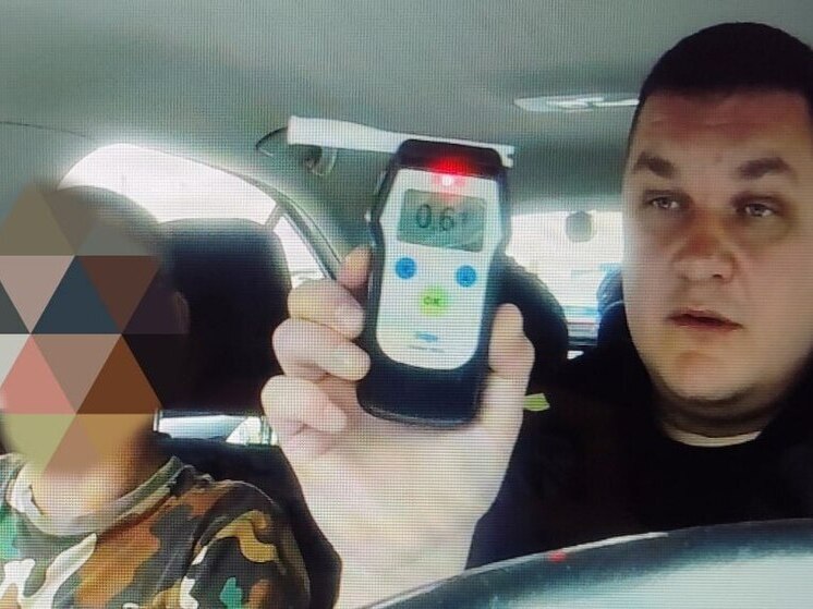 Жители Ноябрьска сдали полиции пьяного водителя ВАЗа