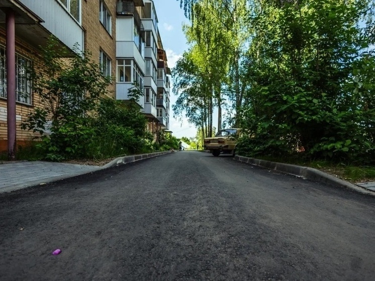 В Смоленске началась приемка работ по благоустройству дворов в рамках федеральной программы ФКГС