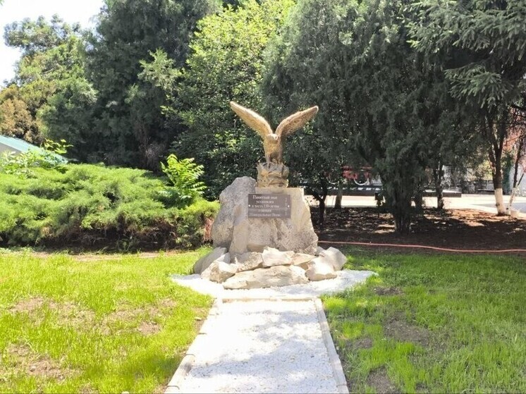 На ж/д станции Минеральные Воды открыли памятный знак в честь юбилея