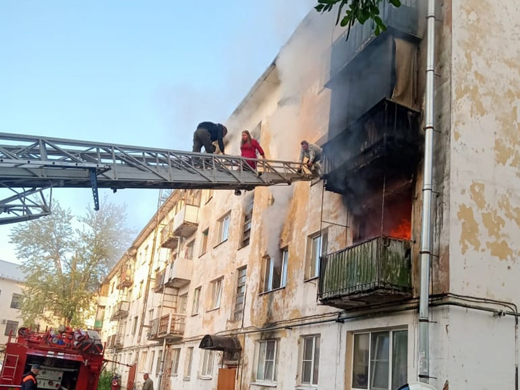 Два человека погибли на пожаре в Великом Новгороде