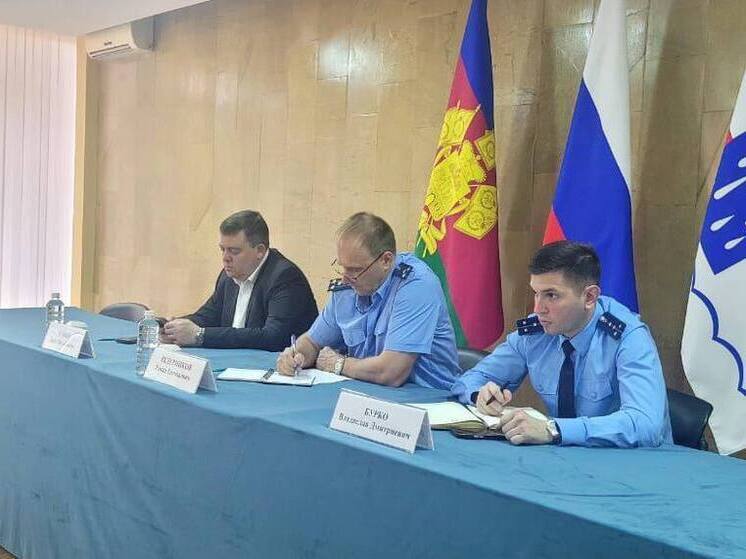 Прокурор Хостинского района Сочи провёл встречу с фондом «Защитники Отечества»