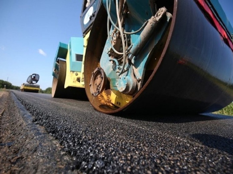 В Икрянинском районе Астраханской области восстановят 20 км дорожного полотна