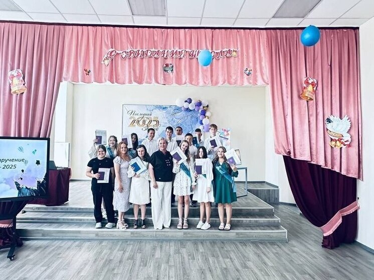 Выпускники шести школ Усть-Абаканского района простились с детством