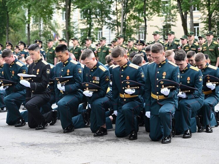 В Серпухове состоялся выпуск офицеров стратегических войск