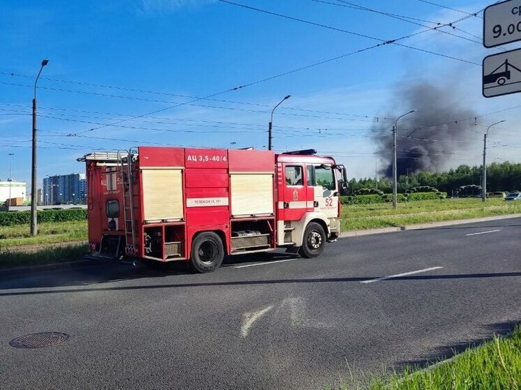 В селе Княжья Губа потушили горящую баню