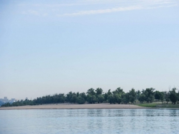 Под Волгоградом временно приостановил свою работу паром «Дачник-1»