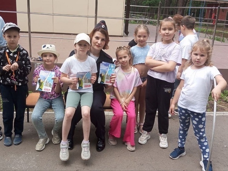 Полицейские Серпухова напомнили детям о необходимости закрывать окна