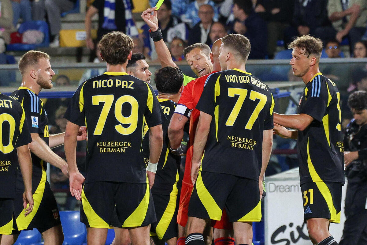 Италия принимает жесткие меры против насилия в отношении футбольных судей.