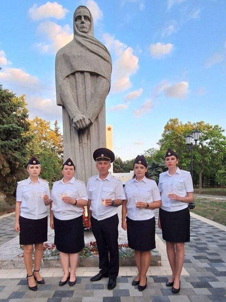  Херсонские стражи порядка присоединились к акции «Свеча памяти»