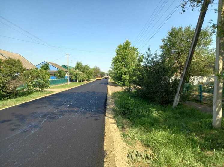 В одном из посёлков Красногвардейского округа отремонтировали дорогу