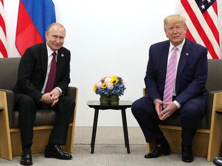 Ушаков: личная встреча Путина и Трампа еще не обсуждалась