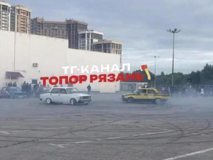 Полиция разогнала сходку дрифтеров у ТРЦ «Премьер» в Рязани