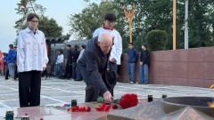 В Элисте почтили память участников Великой Отечественной войны