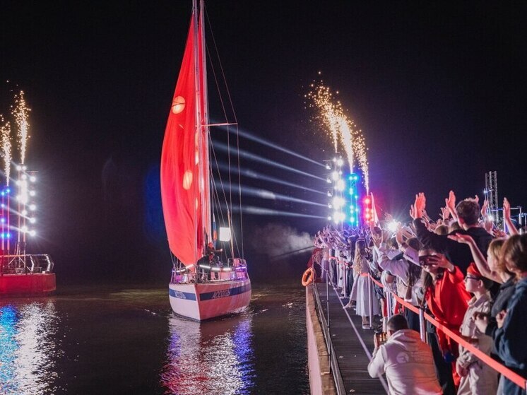 В Мариуполе провели общегородской выпускной