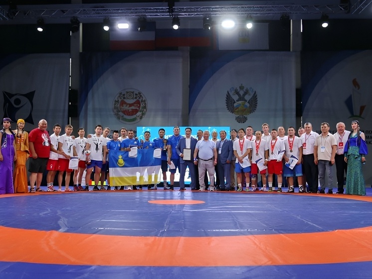 В Хакасии определили лучших в национальной якутской борьбе