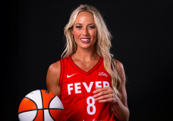 Каннингем устроила потасовку в WNBA и стала главной звездой соцсетей: фото опасной красотки-баскетболистки