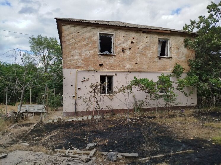В Новой Каховке во время обстрела ВСУ поврежден многоквартирный дом