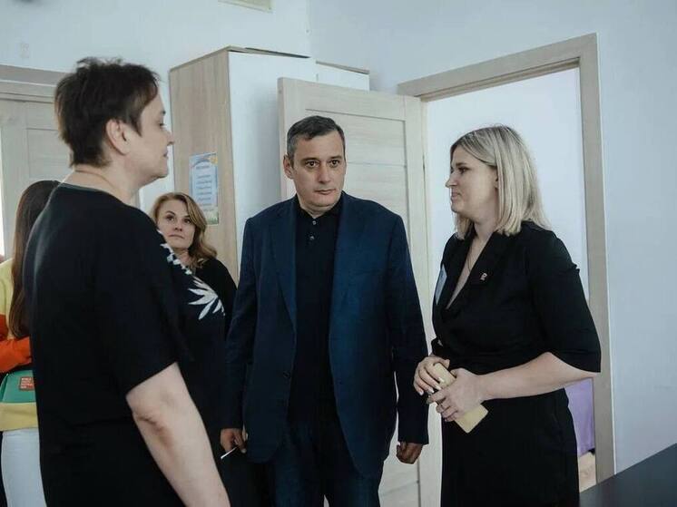 Хинштейн посетил дом-интернат для детей с ментальными особенностями