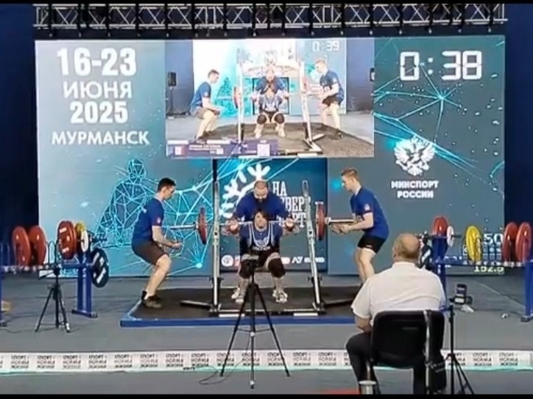 Сотрудник полиции из Великого Новгорода блеснула силой на турнире по пауэрлифтингу