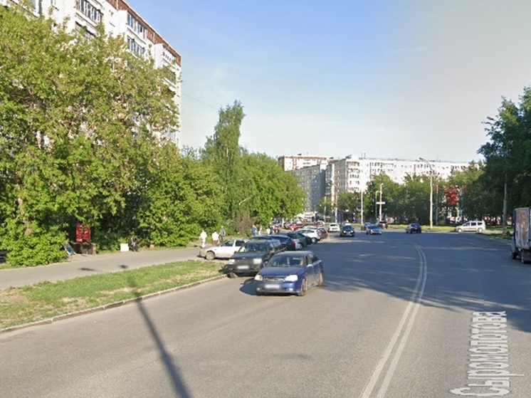 На ЖБИ в Екатеринбурге столкнулись две легковушки