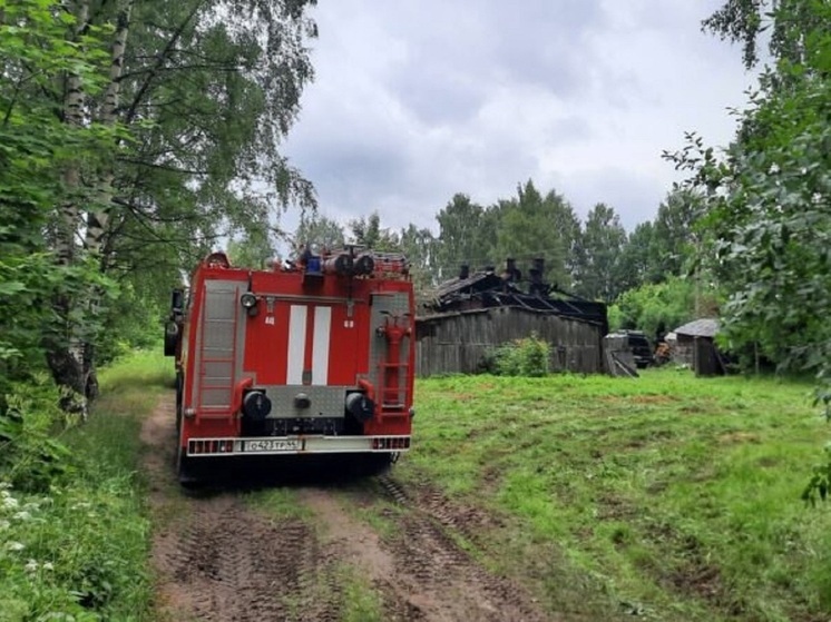 Костромские пожары: в Макарьевском округе в одном пожаре сгорели два дома