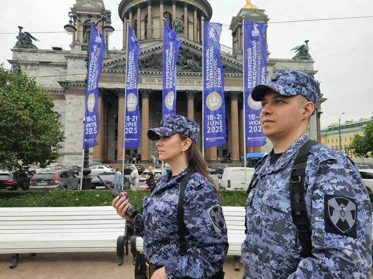 Около 3 тысяч правоохранителей патрулировали Петербург во время ПМЭФ
